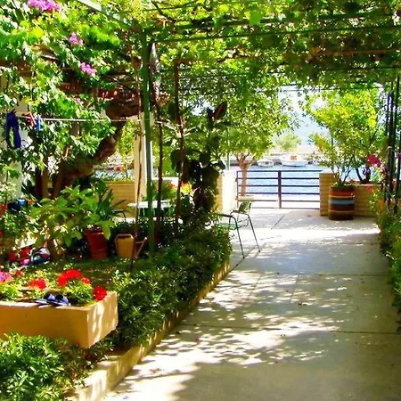 Appartamento Double Bedroom No 16, First Row By The Sea, House Ana *
