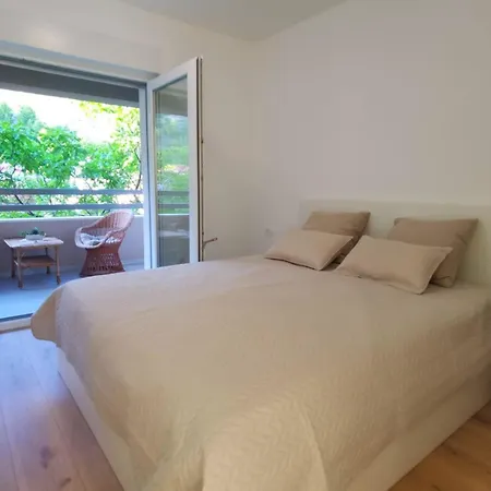 شقة Double Bedroom No 16, First Row By The Sea, House Ana *