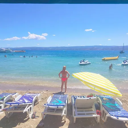 Apartman Double Bedroom No 16, First Row By The Sea, House Ana *