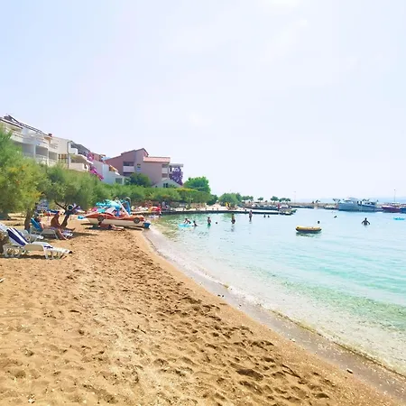 شقة Double Bedroom No 16, First Row By The Sea, House Ana