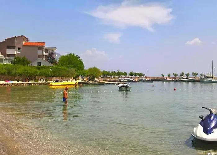 Double Bedroom No 16, First Row By The Sea, House Ana Apartman *