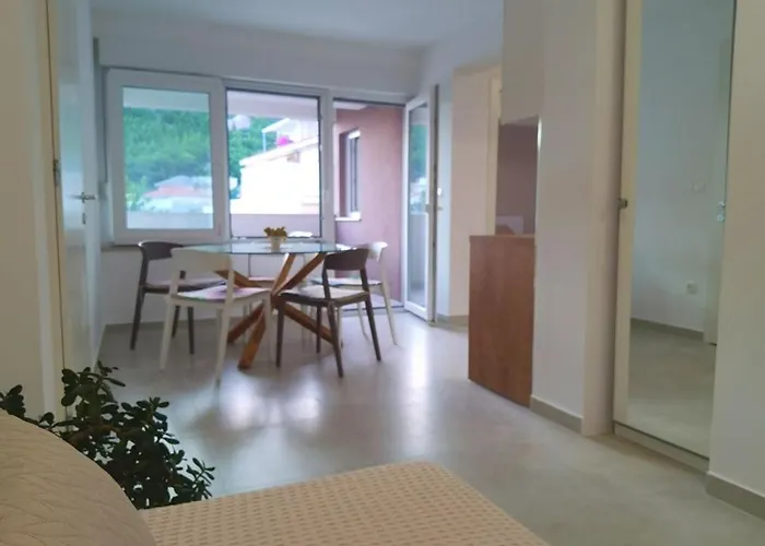 Double Bedroom No 16, First Row By The Sea, House Ana Apartman Duce