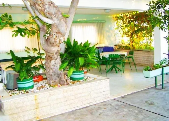 Double Bedroom No 16, First Row By The Sea, House Ana Apartman