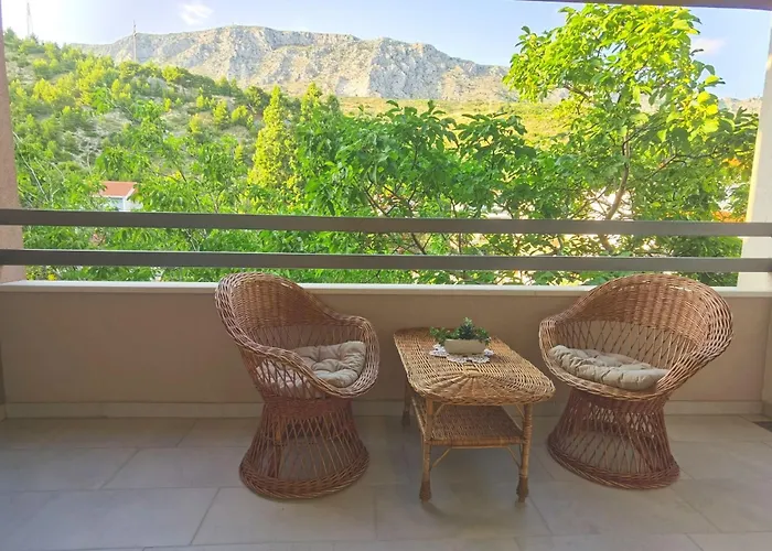 Apartman Double Bedroom No 16, First Row By The Sea, House Ana