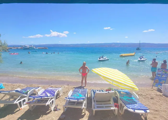 Apartman Double Bedroom No 16, First Row By The Sea, House Ana *