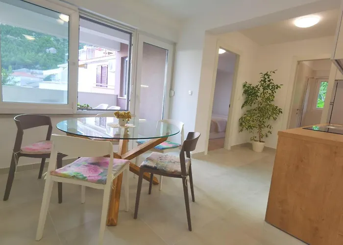 Double Bedroom No 16, First Row By The Sea, House Ana Apartman Duce